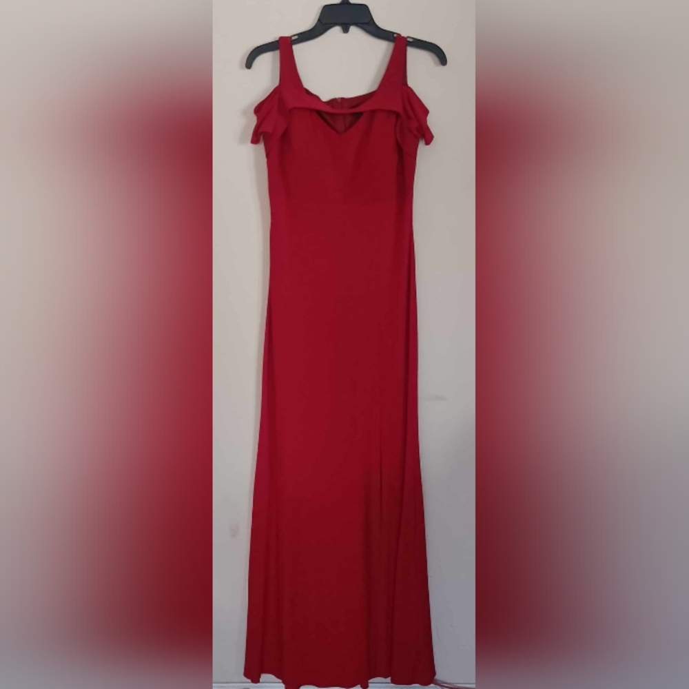 Red R & M Dress. Size 6 - Picture 2 of 5